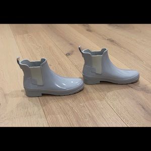 Cute short rain boots!